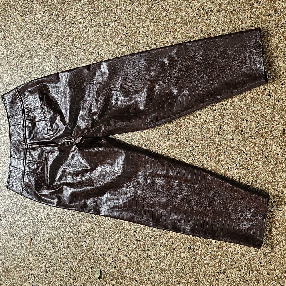 Veronica Beard Carabella Embossed Croc Effect Cropped Tapered Pants Size 4 - Picture 6 of 12